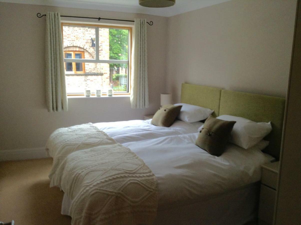12 Emperors Wharf Apartamento York Exterior foto